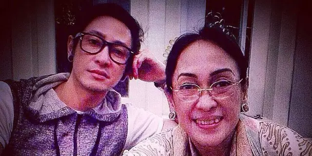 7 Potret kebersamaan Paundrakarna dan ibunda sukmawati berbagai sumber