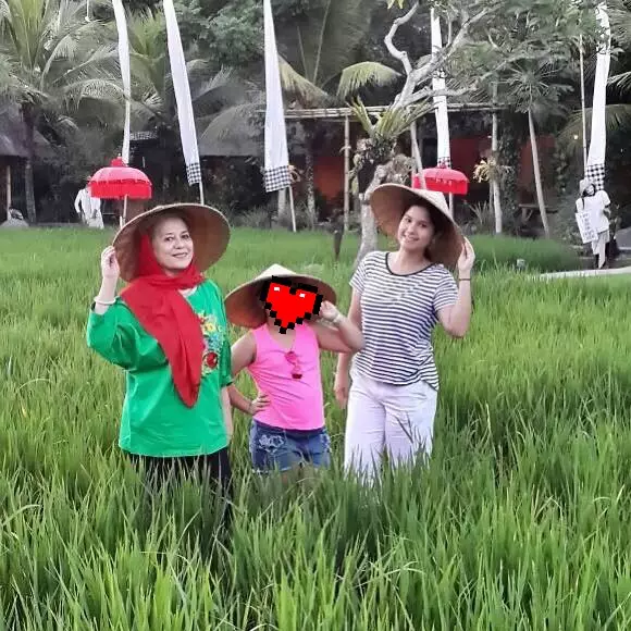 Istri TNI-Polri momong anak © 2021 brilio.net