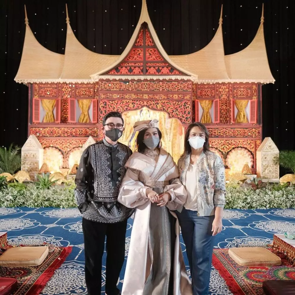 seleb di acara Malapeh Bujang Rizky Billar © 2021 brilio.net seleb di acara Malapeh Bujang Rizky Billar © 2021 brilio.net