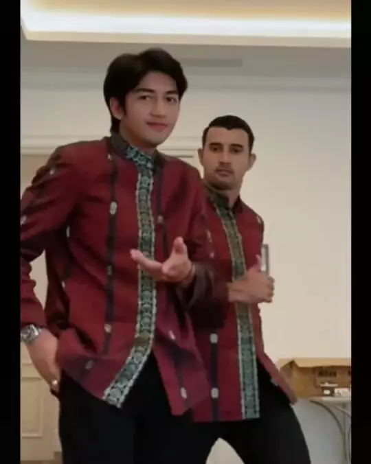 seleb di acara Malapeh Bujang Rizky Billar © 2021 brilio.net seleb di acara Malapeh Bujang Rizky Billar © 2021 brilio.net