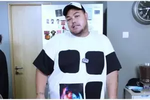 Momen 7 seleb masak untuk karyawan, ada yang habis Rp 1 juta