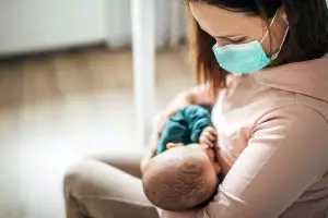 Tidak benar menyusui saat pandemi bisa menularkan Covid-19 pada bayi