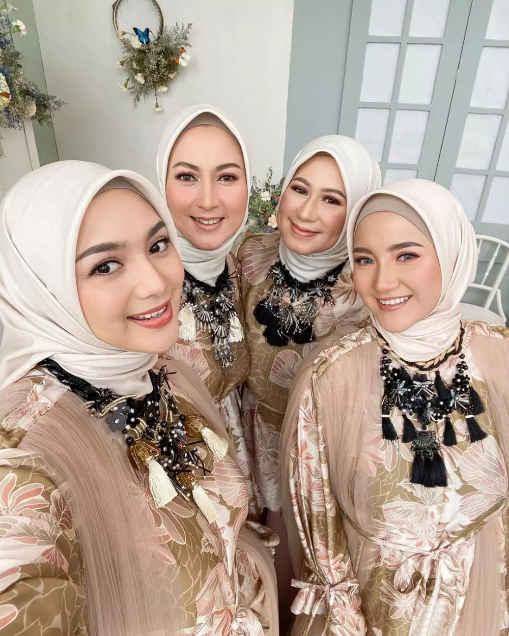 kebersamaan seleb empat bersaudara © 2021 berbagai sumber kebersamaan seleb empat bersaudara © 2021 berbagai sumber