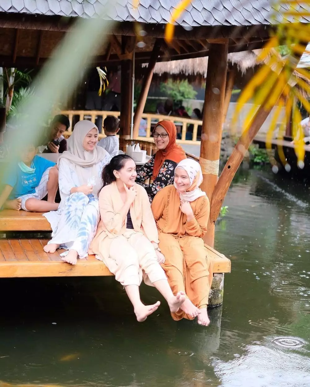 kebersamaan seleb empat bersaudara © 2021 berbagai sumber kebersamaan seleb empat bersaudara © 2021 berbagai sumber