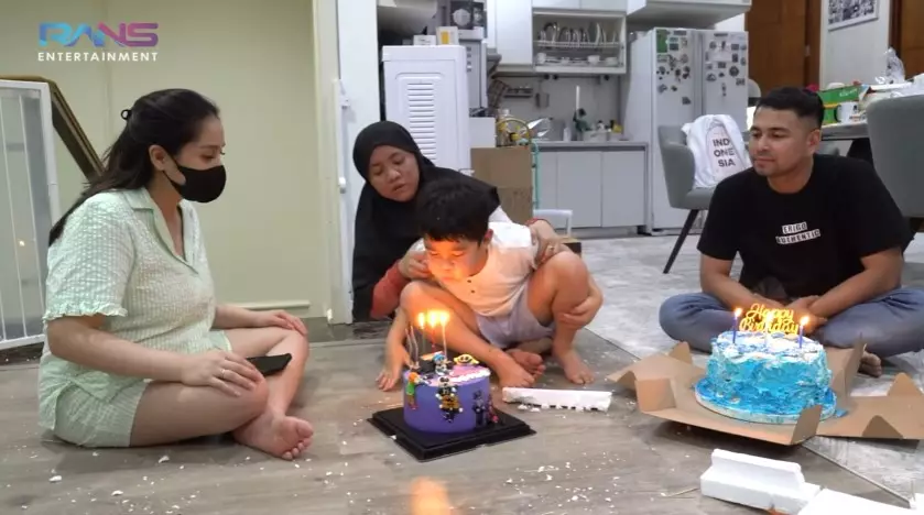 Momen kejutan ulang tahun Rafathar Youtube/Rans Entertainment Momen kejutan ulang tahun Rafathar Youtube/Rans Entertainment