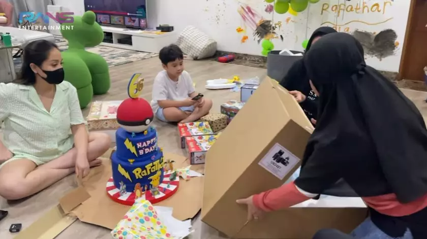 Momen kejutan ulang tahun Rafathar Youtube/Rans Entertainment Momen kejutan ulang tahun Rafathar Youtube/Rans Entertainment
