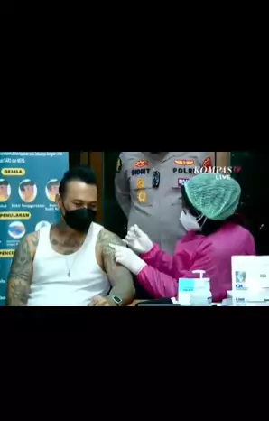 momen Jerinx disuntik vaksin Covid-19 Instagram