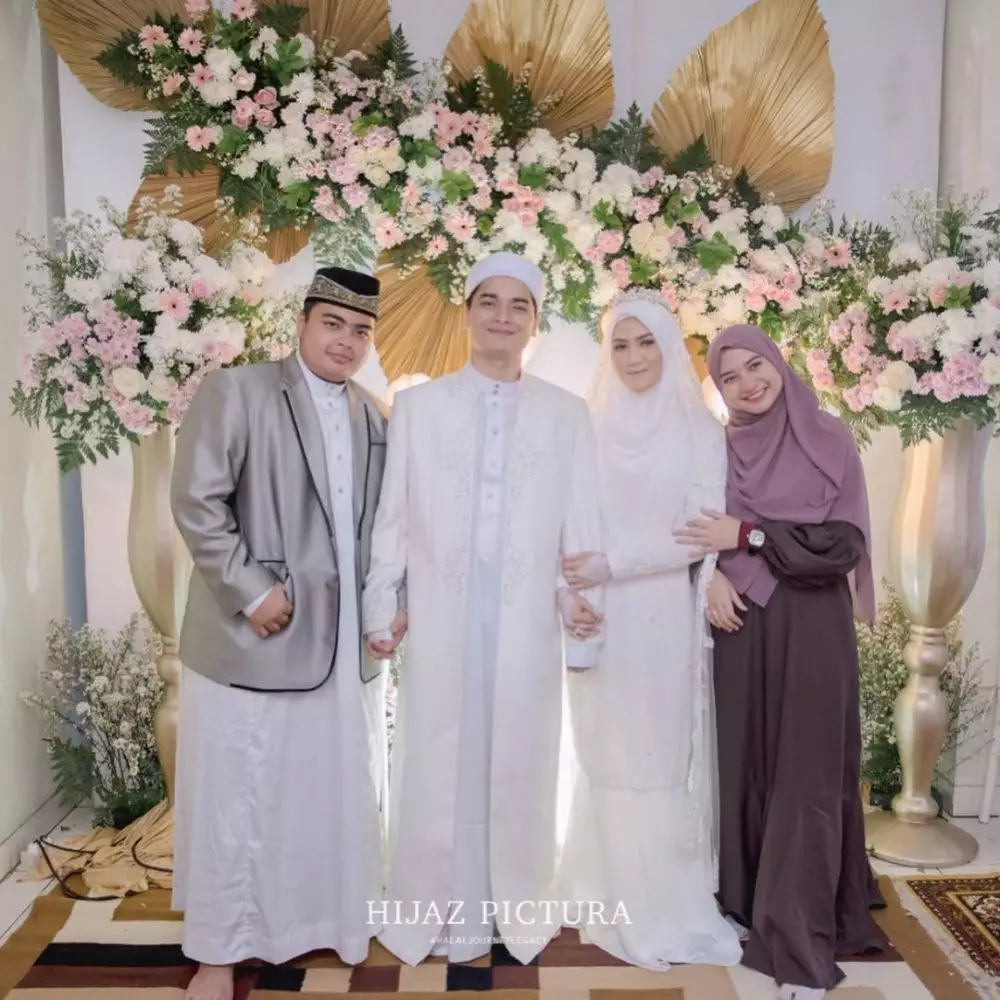 momen pernikahan Alvin Faiz dan Henny Rahman Instagram/@umi_yuni_syahla_aceh momen pernikahan Alvin Faiz dan Henny Rahman Instagram/@umi_yuni_syahla_aceh