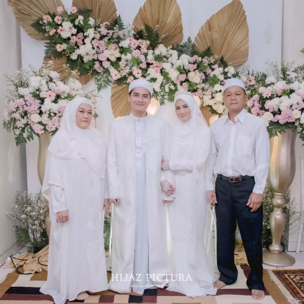 momen pernikahan Alvin Faiz dan Henny Rahman Instagram/@umi_yuni_syahla_aceh momen pernikahan Alvin Faiz dan Henny Rahman Instagram/@umi_yuni_syahla_aceh