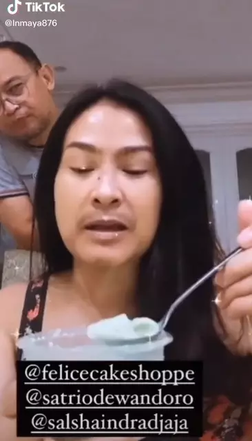 penampilan Iis Dahlia bikin warganet salfok TikTok penampilan Iis Dahlia bikin warganet salfok TikTok