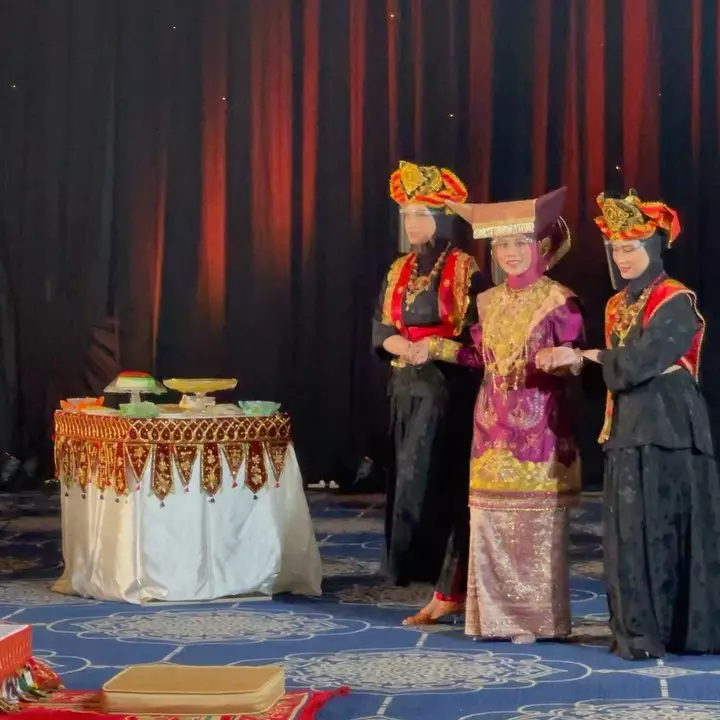 Momen Malam Bainai Lesti Kejora Berbagai sumber