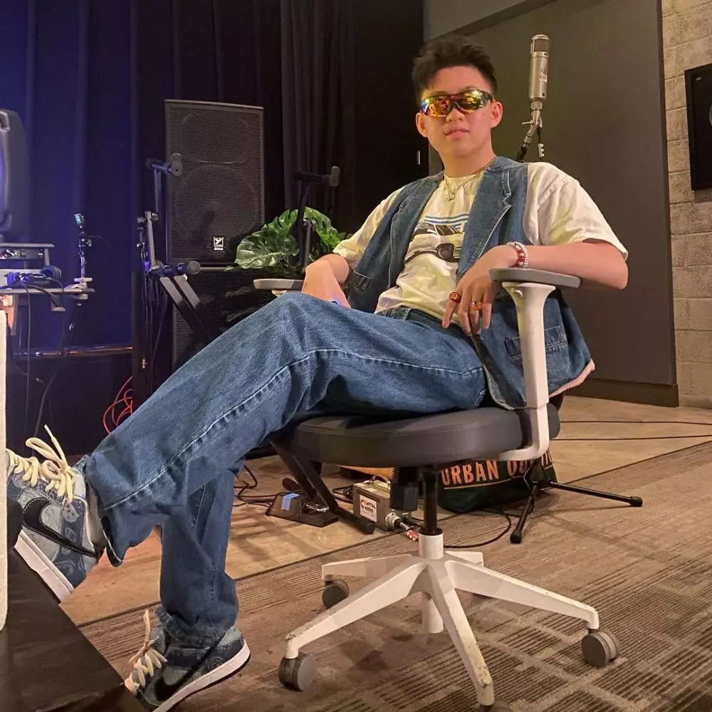 5 Penyanyi newcomers  © 2021 brilio.net