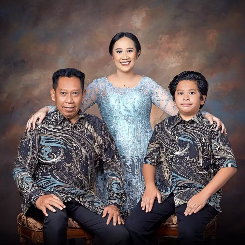 Tukul Arwana dikira punya istri baru Instagram Tukul Arwana dikira punya istri baru Instagram