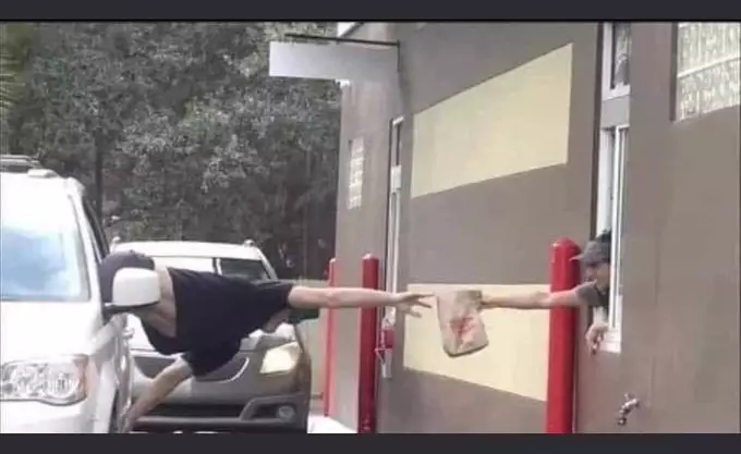 momen absurd waktu beli makanan © 2021 instagram.com