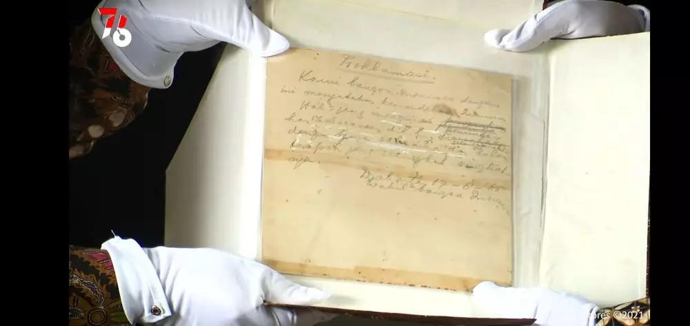 naskah asli teks proklamasi © 2021 brilio.net