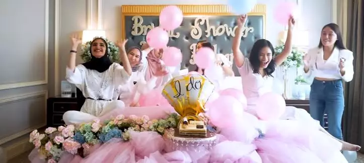 momen kejutan bridal shower lesty © berbagai sumber