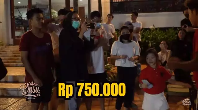momen ruben onsu rayakan kemerdekaan di rumah © YouTube momen ruben onsu rayakan kemerdekaan di rumah © YouTube