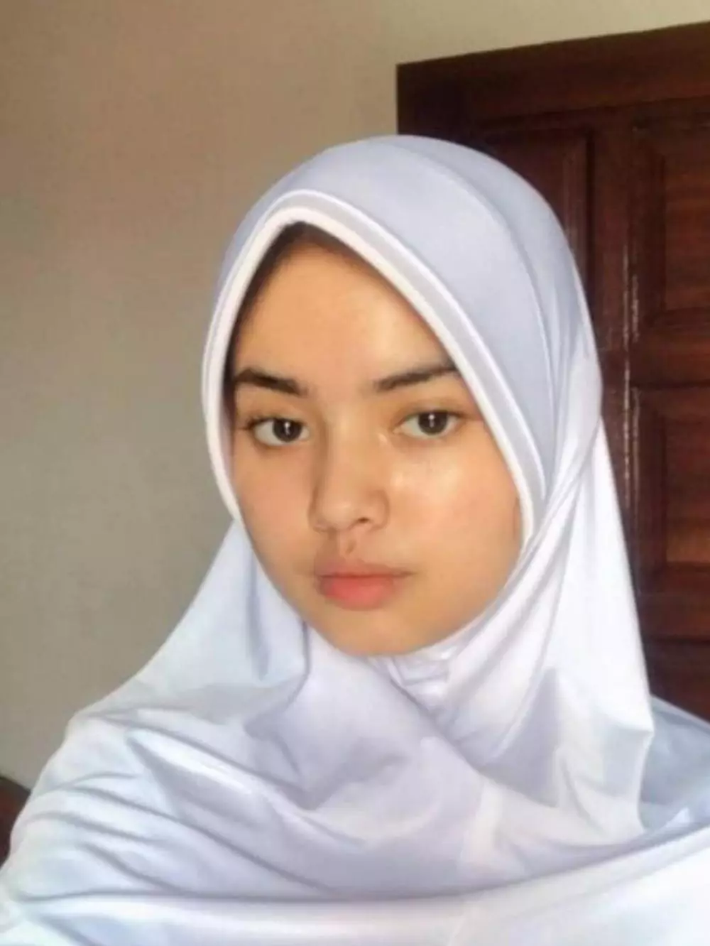 Ardelia Muthia Zahwa pembawa baki ©berbagai sumber Ardelia Muthia Zahwa pembawa baki ©berbagai sumber