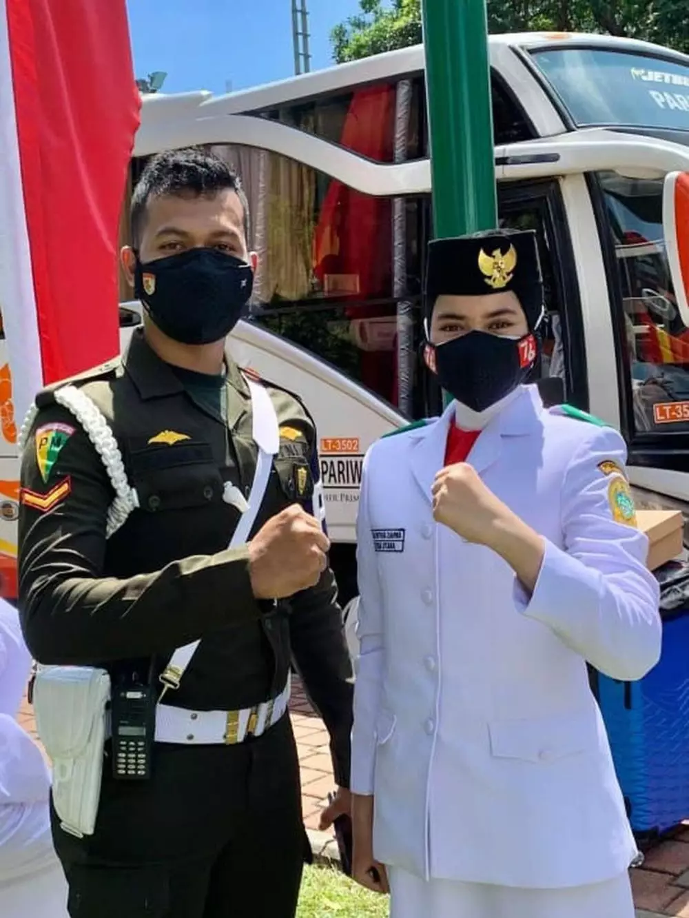 Ardelia Muthia Zahwa pembawa baki ©berbagai sumber Ardelia Muthia Zahwa pembawa baki ©berbagai sumber