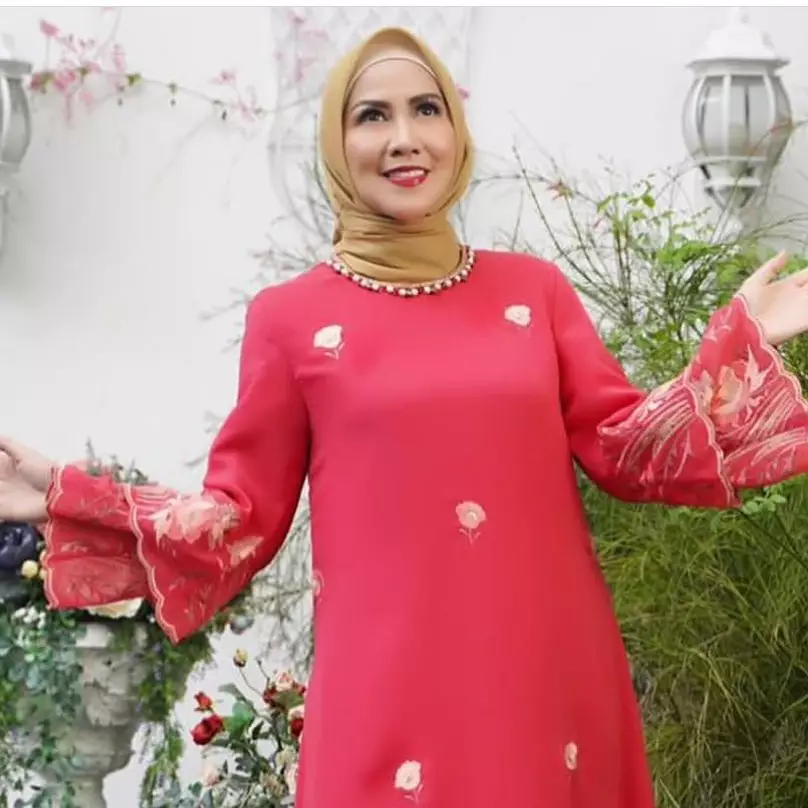 Potret 11 seleb bertema kemerdekaan Instagram © 2021 brilio.net