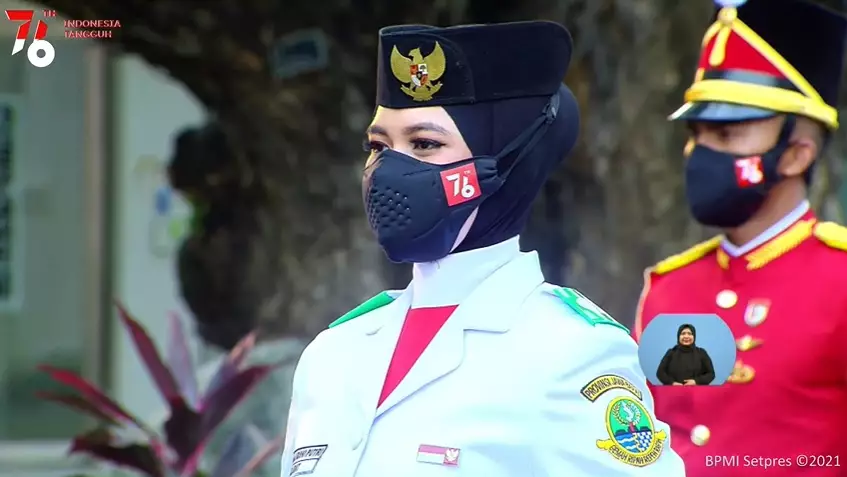 Qyara pembawa baki © 2021 berbagai sumber