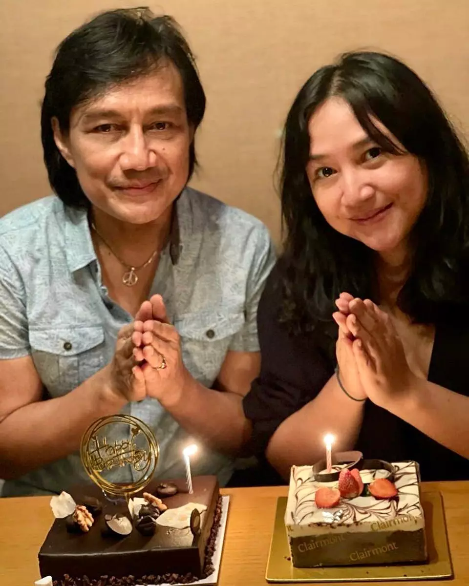 13 Potret vokalis band Tanah Air Instagram © 2021 brilio.net 13 Potret vokalis band Tanah Air Instagram © 2021 brilio.net