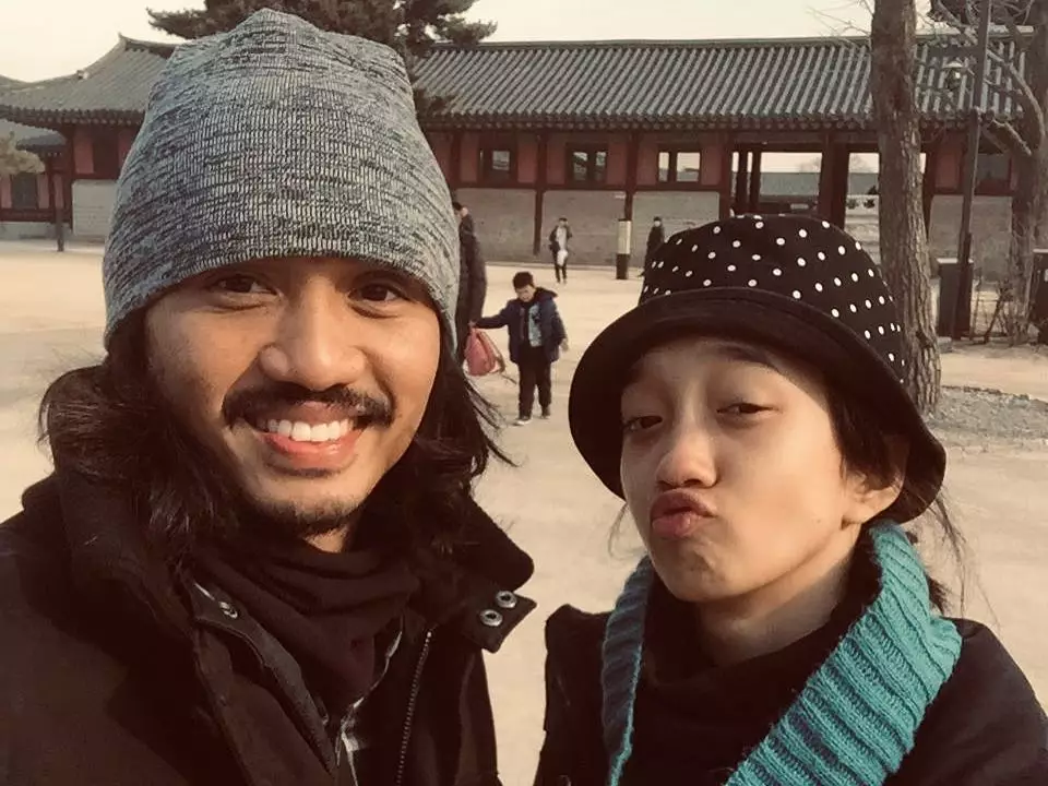 13 Potret vokalis band Tanah Air Instagram © 2021 brilio.net 13 Potret vokalis band Tanah Air Instagram © 2021 brilio.net