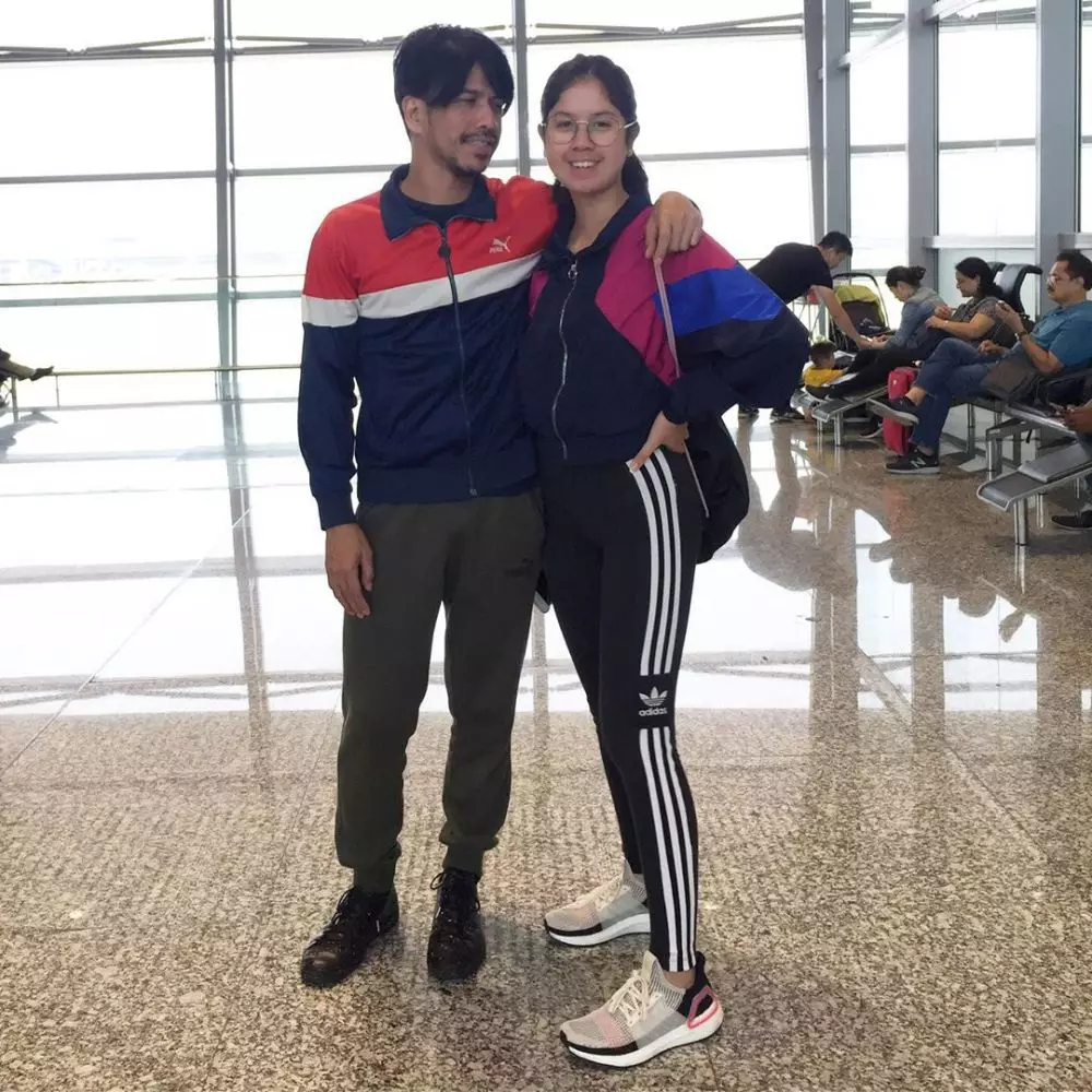 13 Potret vokalis band Tanah Air Instagram © 2021 brilio.net 13 Potret vokalis band Tanah Air Instagram © 2021 brilio.net