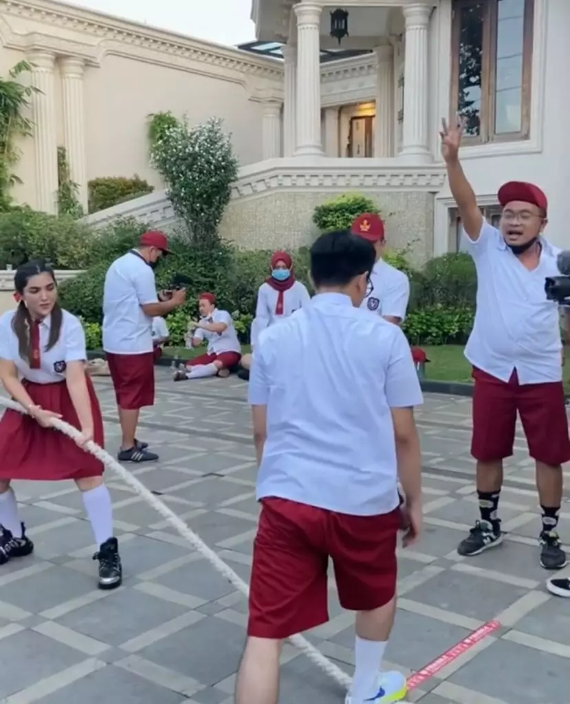 Keluarga seleb lomba 17-an © 2021 brilio.net