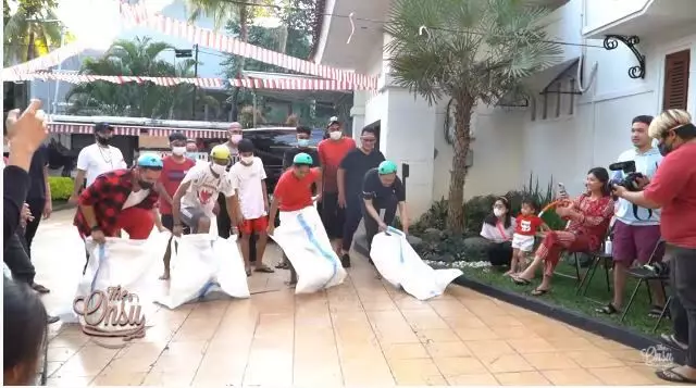 Keluarga seleb lomba 17-an © 2021 brilio.net