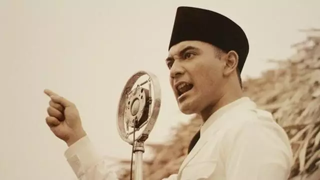 7 Aktor Indonesia perankan Soekarno dalam film berbagai sumber