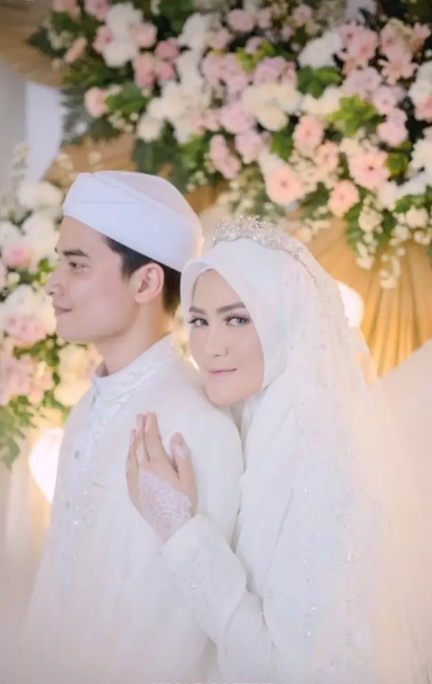 Seleb menikah dengan mantan pasangan sahabatnya Berbagai sumber 