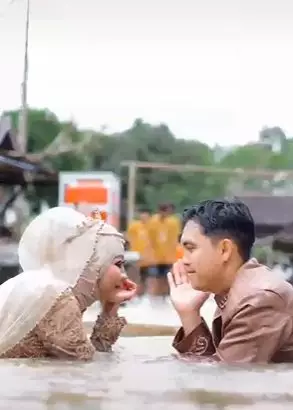 Kisah pengantin kebanjiran © TikTok/@pengengakinsecure
