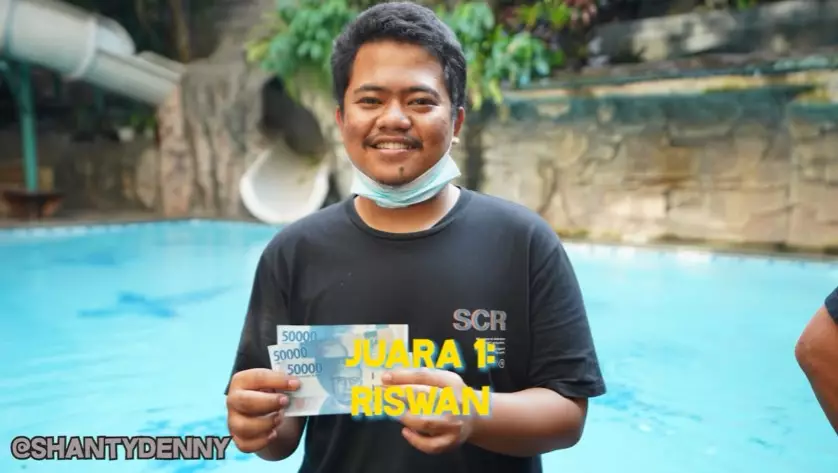 Momen keluarga Denny Cagur rayakan HUT RI YouTube/Shanty Denny Momen keluarga Denny Cagur rayakan HUT RI YouTube/Shanty Denny