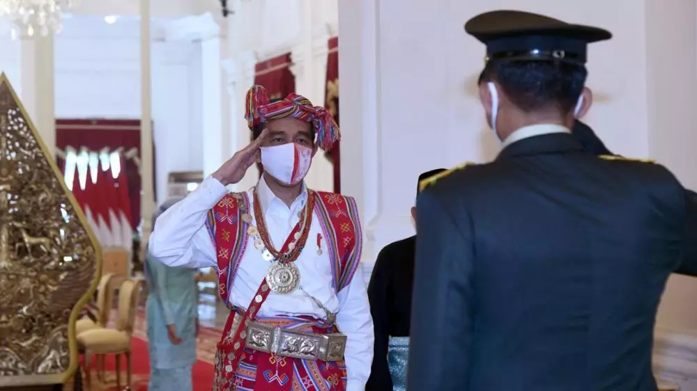 5 Potret baju adat Jokowi saat HUT Kemerdekaan berbagai sumber