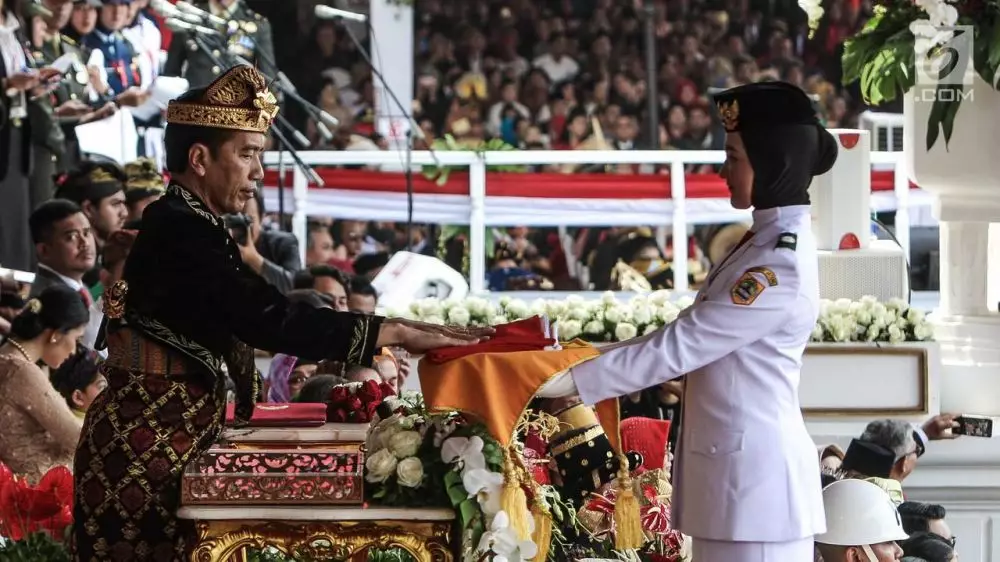 5 Potret baju adat Jokowi saat HUT Kemerdekaan berbagai sumber