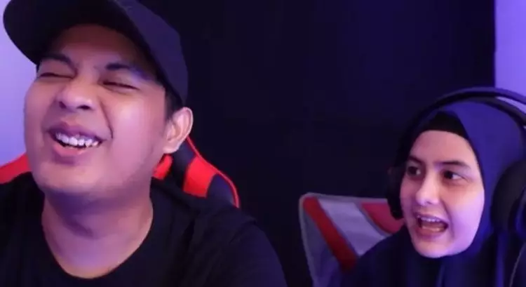 kebersamaan adhi sastro dan kekasih © berbagai sumber