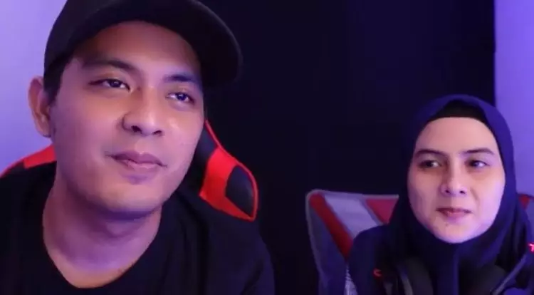 kebersamaan adhi sastro dan kekasih © berbagai sumber