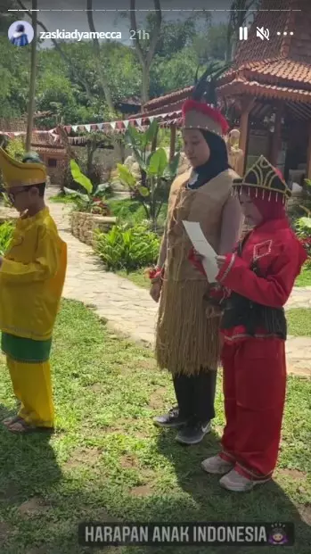 keluarga Zaskia Mecca rayakan HUT RI di rumah dari berbagai sumber keluarga Zaskia Mecca rayakan HUT RI di rumah dari berbagai sumber