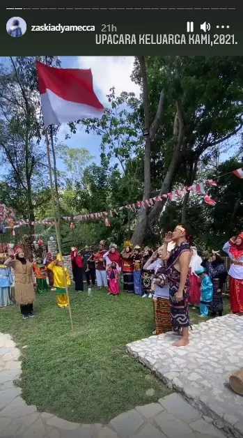 keluarga Zaskia Mecca rayakan HUT RI di rumah dari berbagai sumber keluarga Zaskia Mecca rayakan HUT RI di rumah dari berbagai sumber