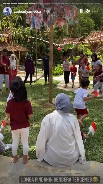 keluarga Zaskia Mecca rayakan HUT RI di rumah dari berbagai sumber keluarga Zaskia Mecca rayakan HUT RI di rumah dari berbagai sumber
