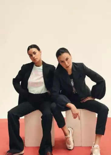 Potret penyanyi wanita era 90-an bareng anaknya dari berbagai sumber