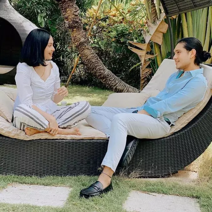 Momen mesra 13 pasang seleb di web series, chemistry-nya bikin baper © 2021 brilio.net