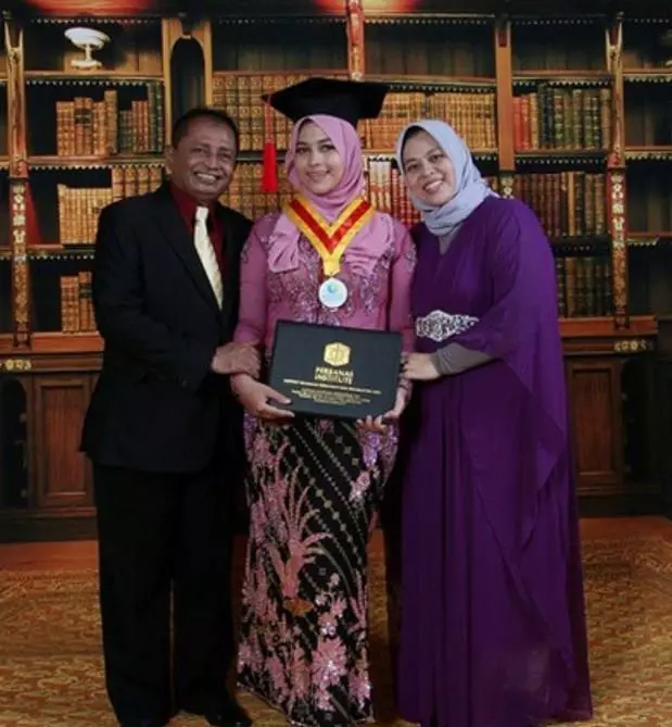 Potret komedian bareng putrinya Berbagai sumber 