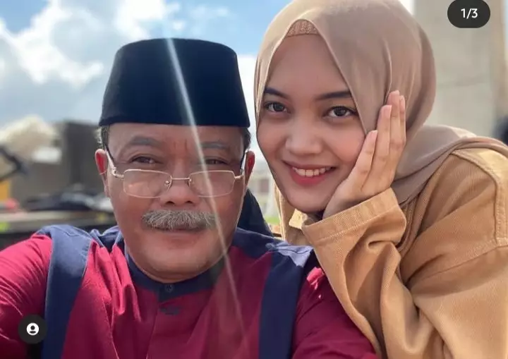 Potret komedian bareng putrinya Berbagai sumber 