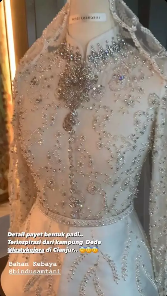 Detail penampilan akad Lesty © 2021 brilio.net