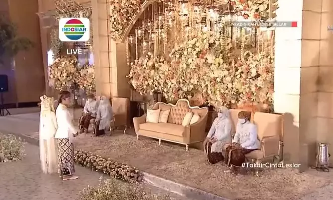 Momen sungkeman Lesty Kejora & Rizky Billar di akad nikah vidio.com Momen sungkeman Lesty Kejora & Rizky Billar di akad nikah vidio.com