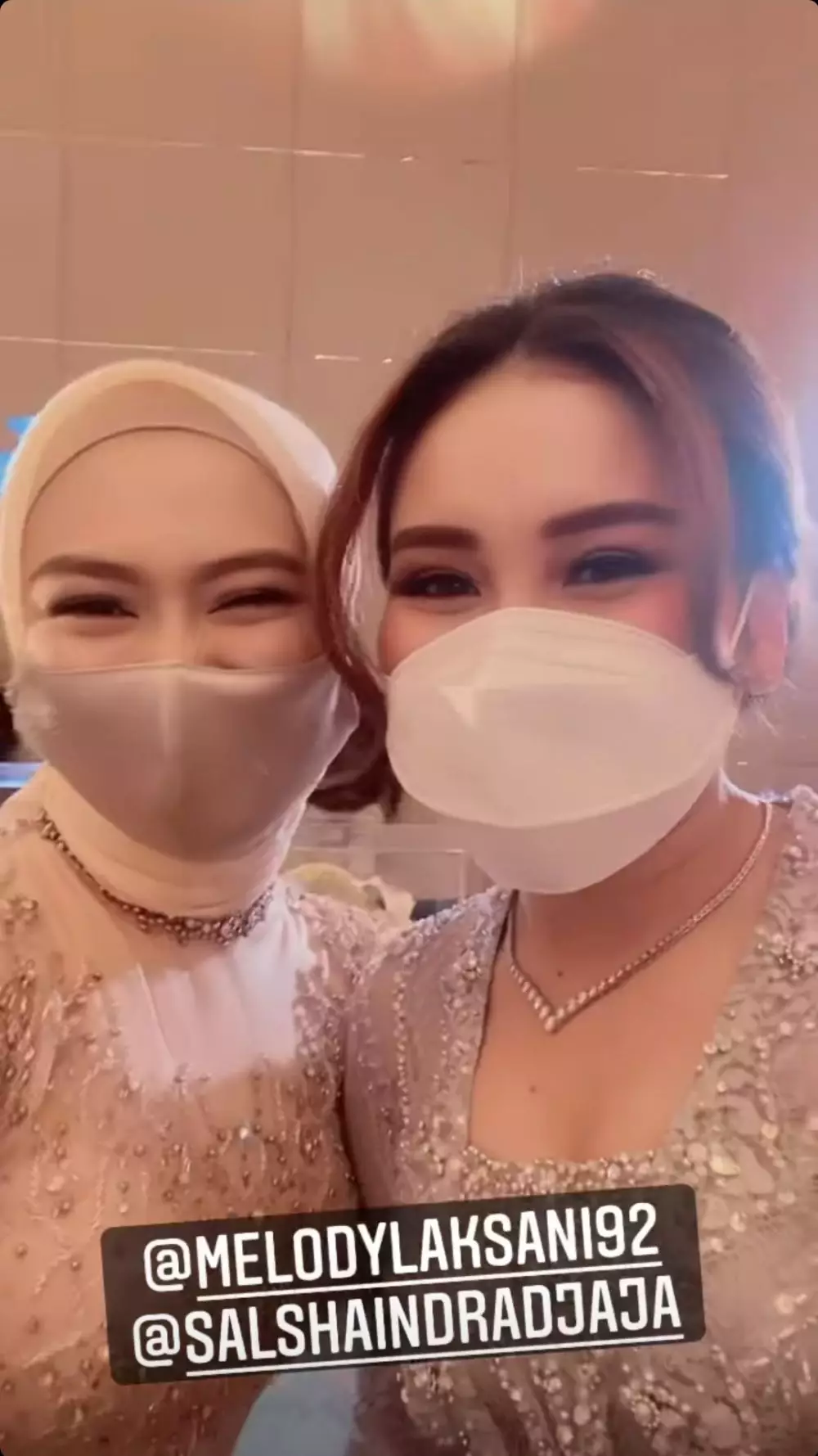 Penampilan Ayu Ting Ting di pernikahan Lesty-Billar © 2021 brilio.net Penampilan Ayu Ting Ting di pernikahan Lesty-Billar © 2021 brilio.net