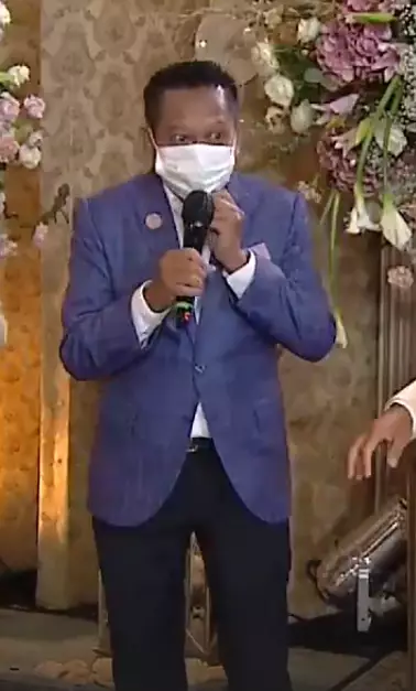 Gaya selebriti di akad Leslar Berbagai sumber 