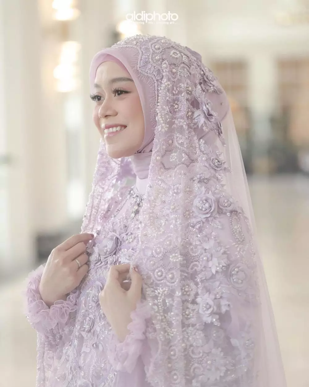 Gaya Lesty Kejora dari lamaran sampai akad dari berbagai sumber